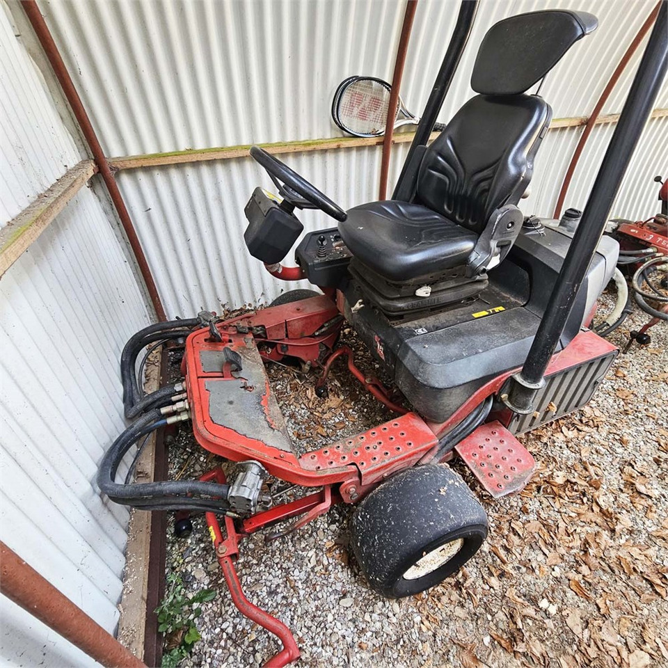 Toro Greensmaster 3200-D - Garden mower: picture 1 Toro Greensmaster 3200-D - Garden mower: picture 1