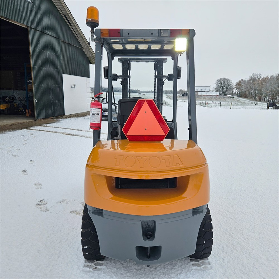 Toyota 30 SAS Equipped - 02-7FDF30 - Forklift: picture 4 Toyota 30 SAS Equipped - 02-7FDF30 - Forklift: picture 4