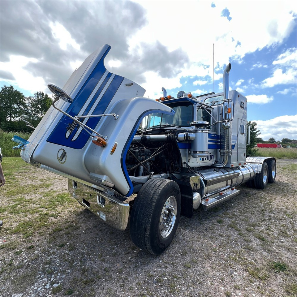 Tractor unit Mack Superliner: picture 46