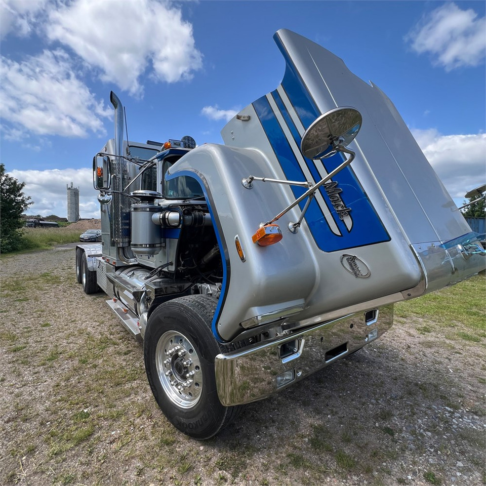 Tractor unit Mack Superliner: picture 44