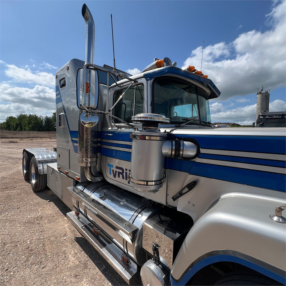 Tractor unit Mack Superliner: picture 39