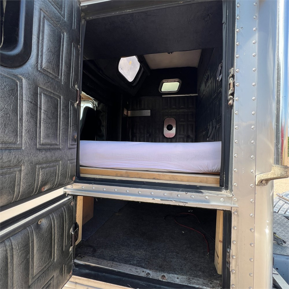 Tractor unit Mack Superliner: picture 21
