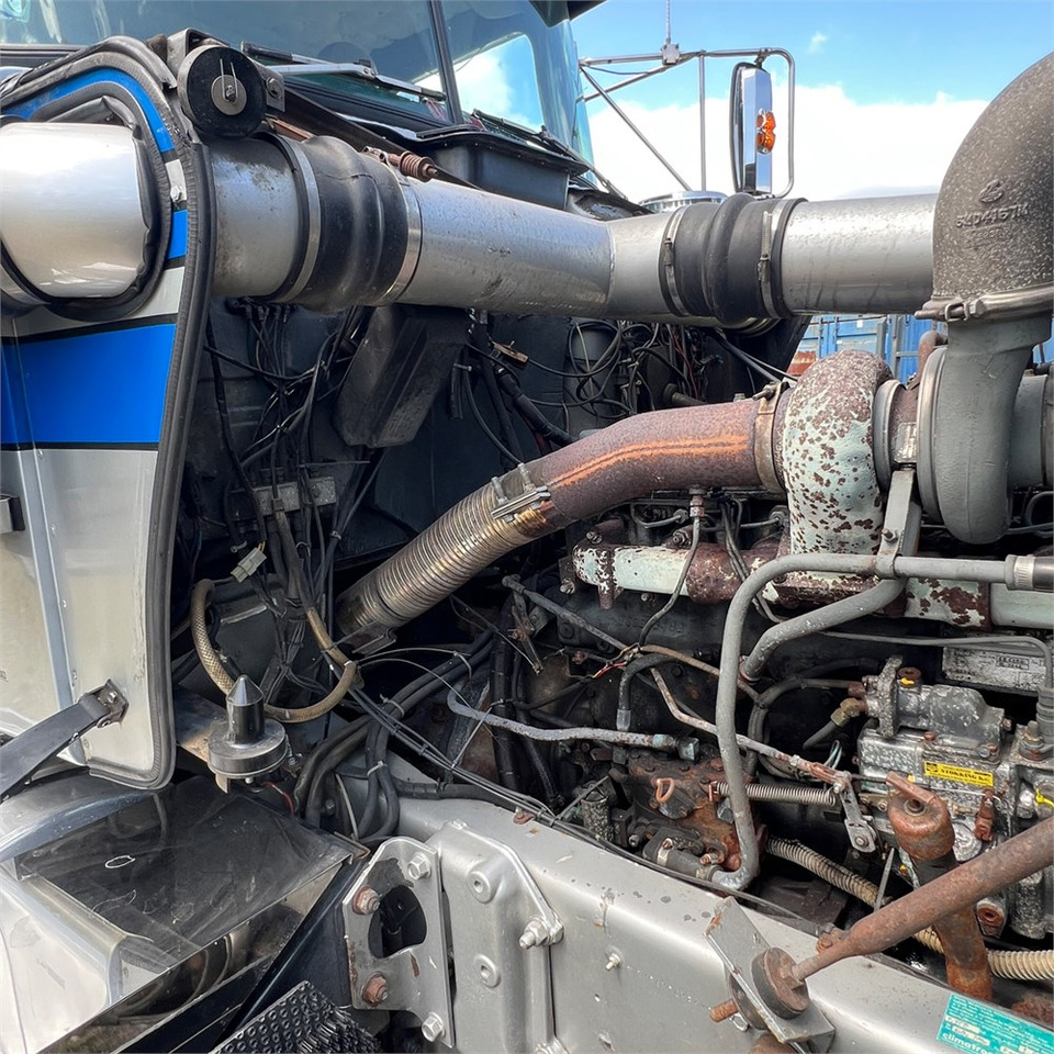 Tractor unit Mack Superliner: picture 49