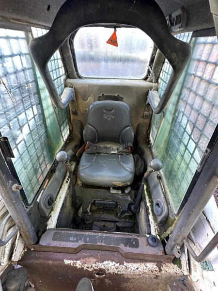 Compact track loader Bobcat T190: picture 6