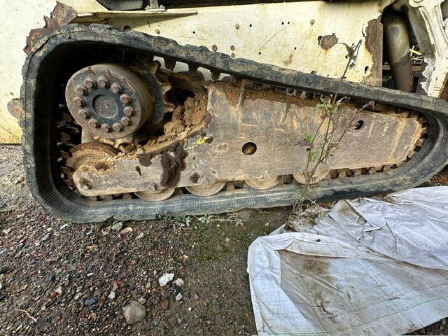 Compact track loader Bobcat T190: picture 7