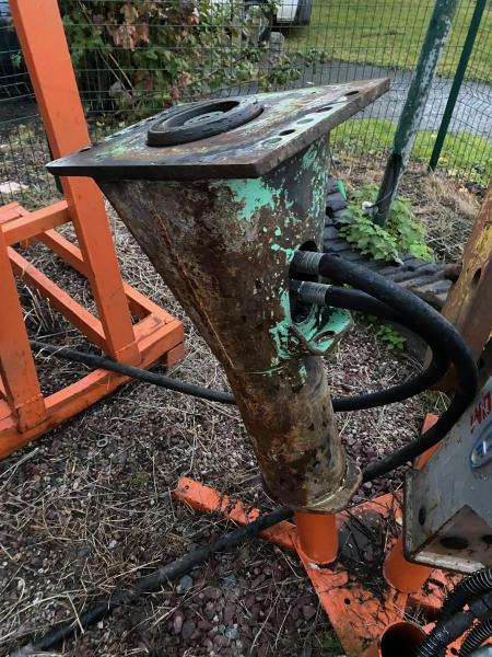 MONTABERT BRISE ROCHE POUR PELLE 5 A 8 TONNES - Hydraulic hammer: picture 1 MONTABERT BRISE ROCHE POUR PELLE 5 A 8 TONNES - Hydraulic hammer: picture 1