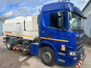 Scania G 360 - Road sweeper: picture 2 Scania G 360 - Road sweeper: picture 2