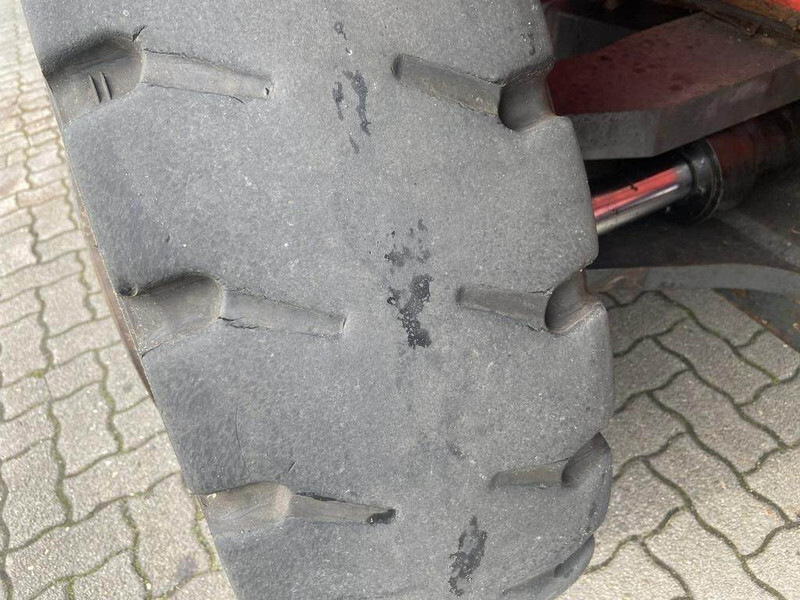 Kalmar DCE150-12 - Diesel forklift: picture 5 Kalmar DCE150-12 - Diesel forklift: picture 5