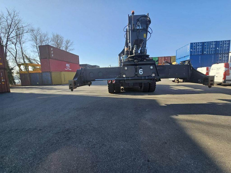 Kalmar DRG420-60S5 - Reach stacker: picture 5 Kalmar DRG420-60S5 - Reach stacker: picture 5