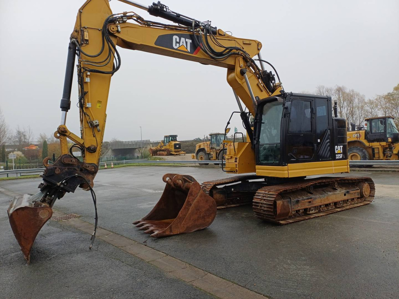 CAT 325F CR - Crawler excavator: picture 1 CAT 325F CR - Crawler excavator: picture 1
