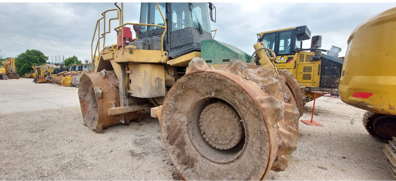 CAT 826G - Bulldozer: picture 1 CAT 826G - Bulldozer: picture 1