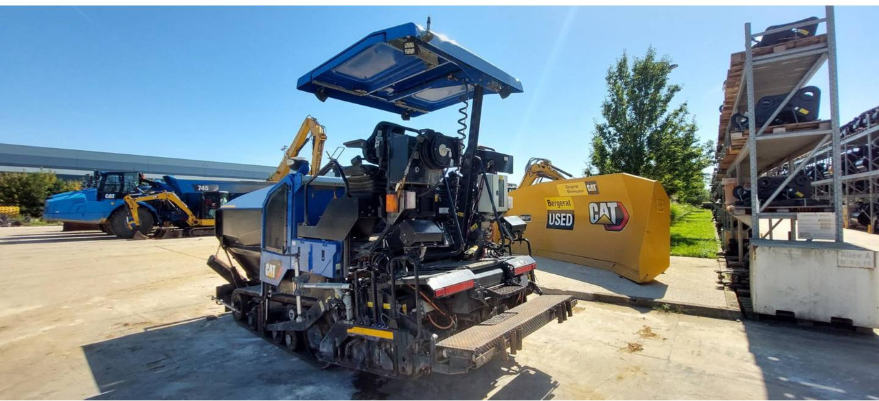 Asphalt paver CAT AP355F: picture 6