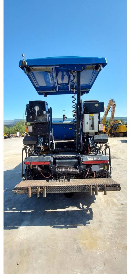 Asphalt paver CAT AP355F: picture 7