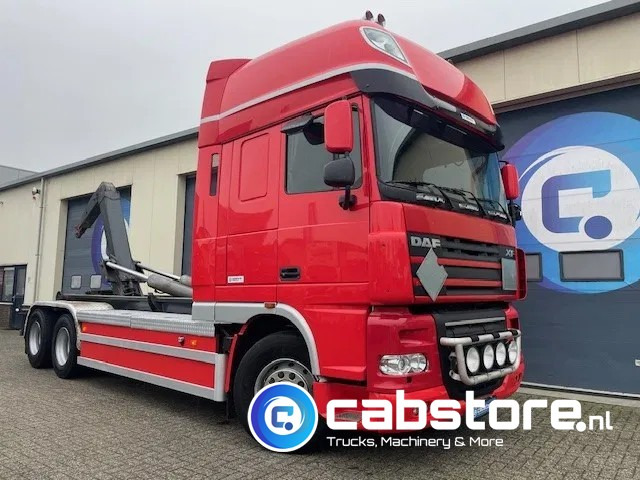 DAF XF 105 .460 FAS Euro 5 - Haakarmsysteem - Hooklift - Abrolkipper - Year 2006 - ANALOG TACHO - TUV 05-2025 - Hook lift truck: picture 2 DAF XF 105 .460 FAS Euro 5 - Haakarmsysteem - Hooklift - Abrolkipper - Year 2006 - ANALOG TACHO - TUV 05-2025 - Hook lift truck: picture 2