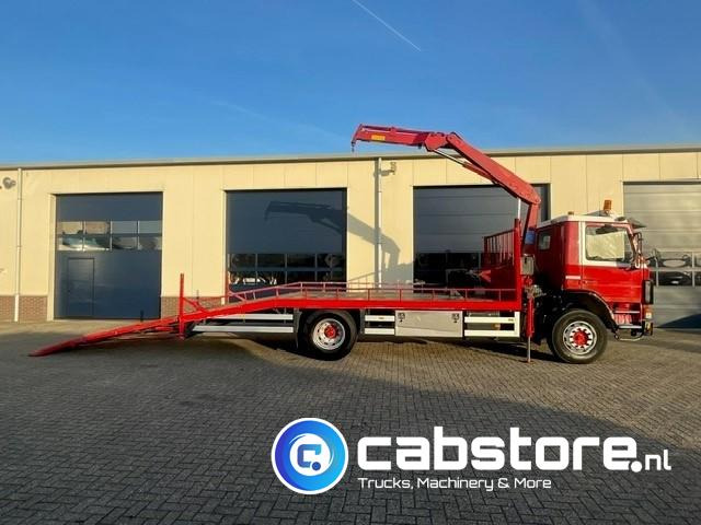 Scania P93 ML 4x2 ZL Oprijwagen / machinetransporter - Bouwjaar 1990 - Km 404.715 - Handgeschakeld - Bladgeveerd - Fassi F80.21 Autolaadkraan en Hydraulische laadramp - Crane truck: picture 3 Scania P93 ML 4x2 ZL Oprijwagen / machinetransporter - Bouwjaar 1990 - Km 404.715 - Handgeschakeld - Bladgeveerd - Fassi F80.21 Autolaadkraan en Hydraulische laadramp - Crane truck: picture 3