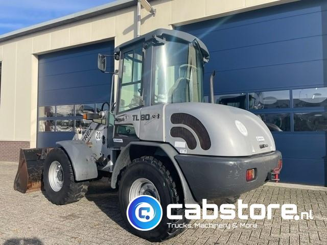 Terex TL 80 Wiellader - Bouwjaar 2008 - Draaiuren 8296 - Palletvorken + Laadschop - 2x op voorraad !! - Wheel loader: picture 4 Terex TL 80 Wiellader - Bouwjaar 2008 - Draaiuren 8296 - Palletvorken + Laadschop - 2x op voorraad !! - Wheel loader: picture 4