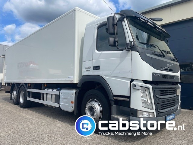 Volvo FM 330 6x2 Euro 6 - Bouwjaar 2015 - I-Shift - Laadbak met klep - APK tot 02-2026 !! - Goede conditie - Closed box van: picture 2 Volvo FM 330 6x2 Euro 6 - Bouwjaar 2015 - I-Shift - Laadbak met klep - APK tot 02-2026 !! - Goede conditie - Closed box van: picture 2