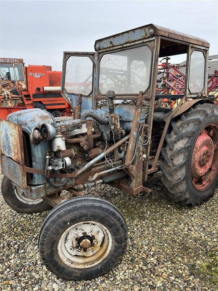 Ford Sonstiges - Farm tractor: picture 3 Ford Sonstiges - Farm tractor: picture 3