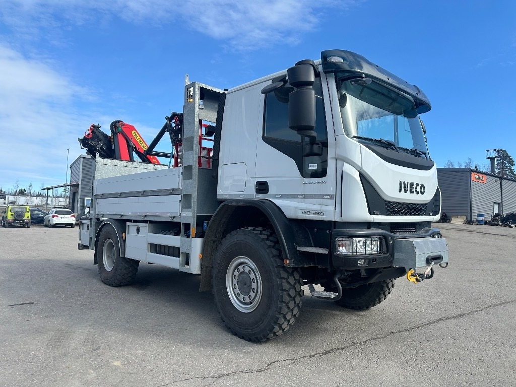 Iveco Eurocargo ML150E28 4x4 sähkölaitos varustein - Crane truck: picture 3 Iveco Eurocargo ML150E28 4x4 sähkölaitos varustein - Crane truck: picture 3