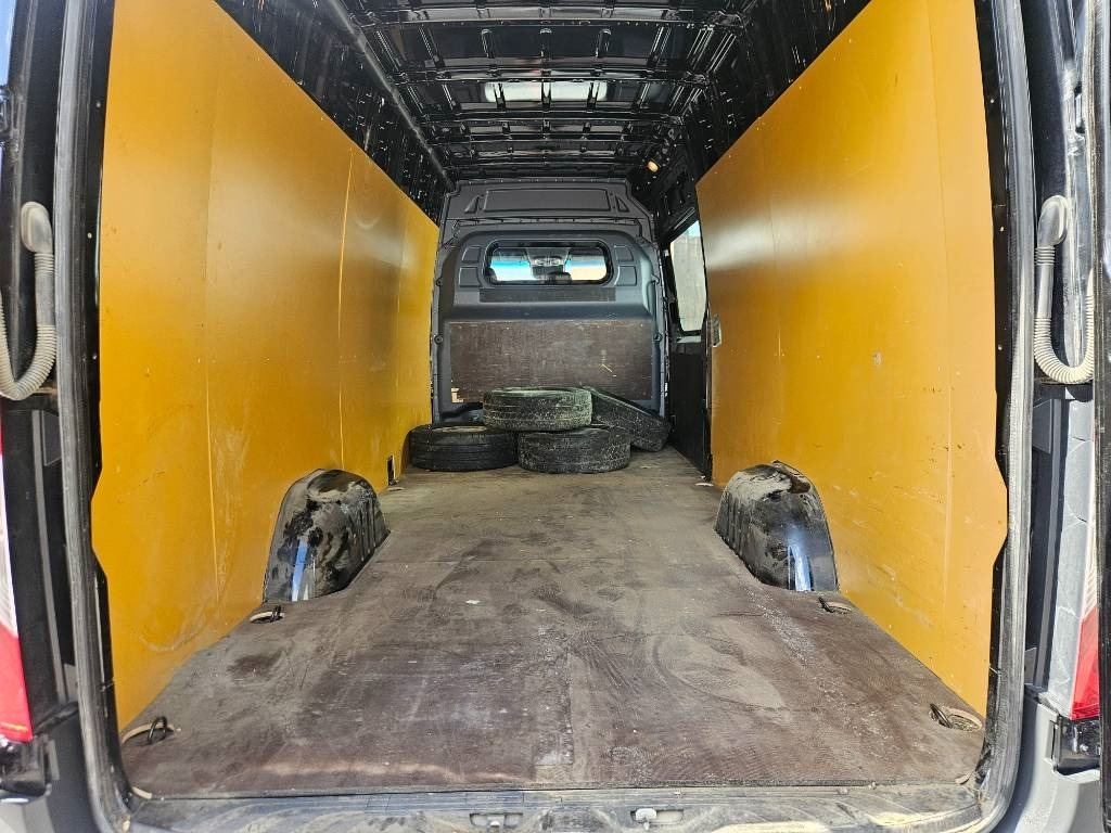 Panel van Mercedes-Benz Sprinter 317 RWD: picture 12