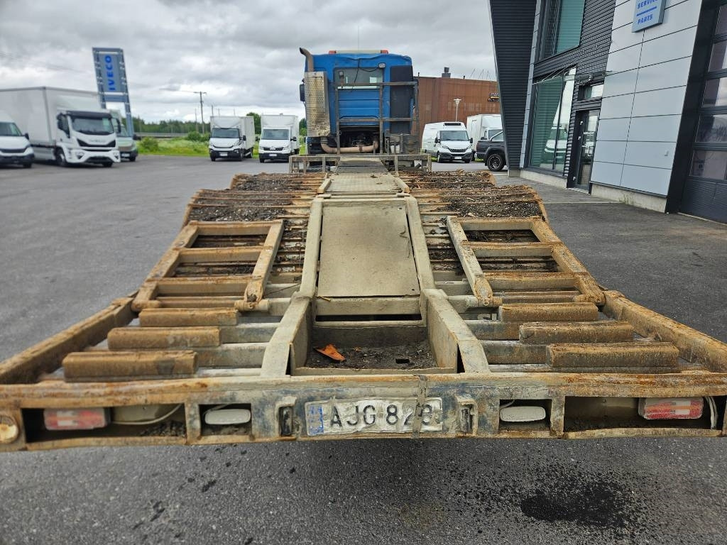 Sisu E12 8x2 - Timber truck: picture 5 Sisu E12 8x2 - Timber truck: picture 5