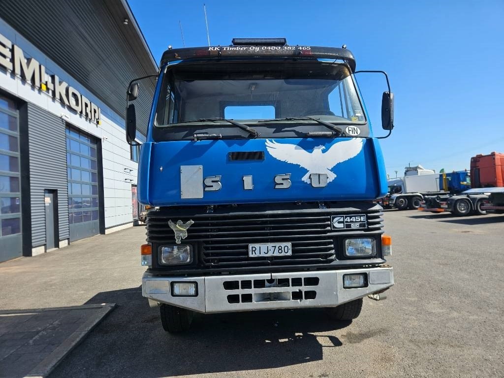 Sisu SM 320 - Timber truck: picture 2 Sisu SM 320 - Timber truck: picture 2