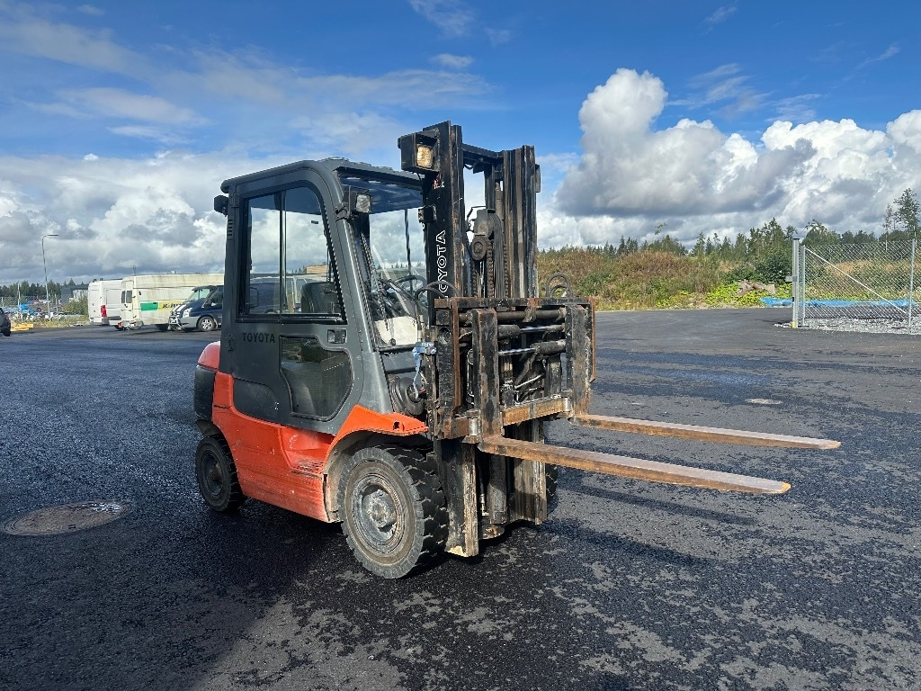 Toyota 02-7 FDF 25 - Diesel forklift: picture 2 Toyota 02-7 FDF 25 - Diesel forklift: picture 2