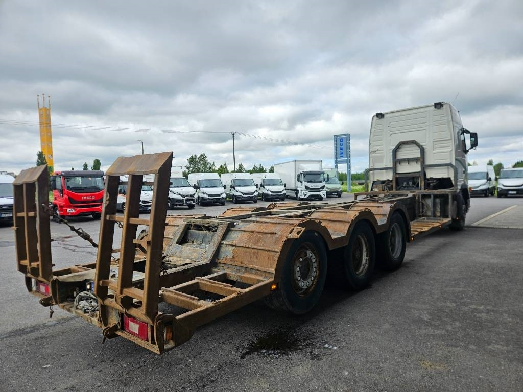 Volvo FH12 8x4 - Timber truck: picture 3 Volvo FH12 8x4 - Timber truck: picture 3