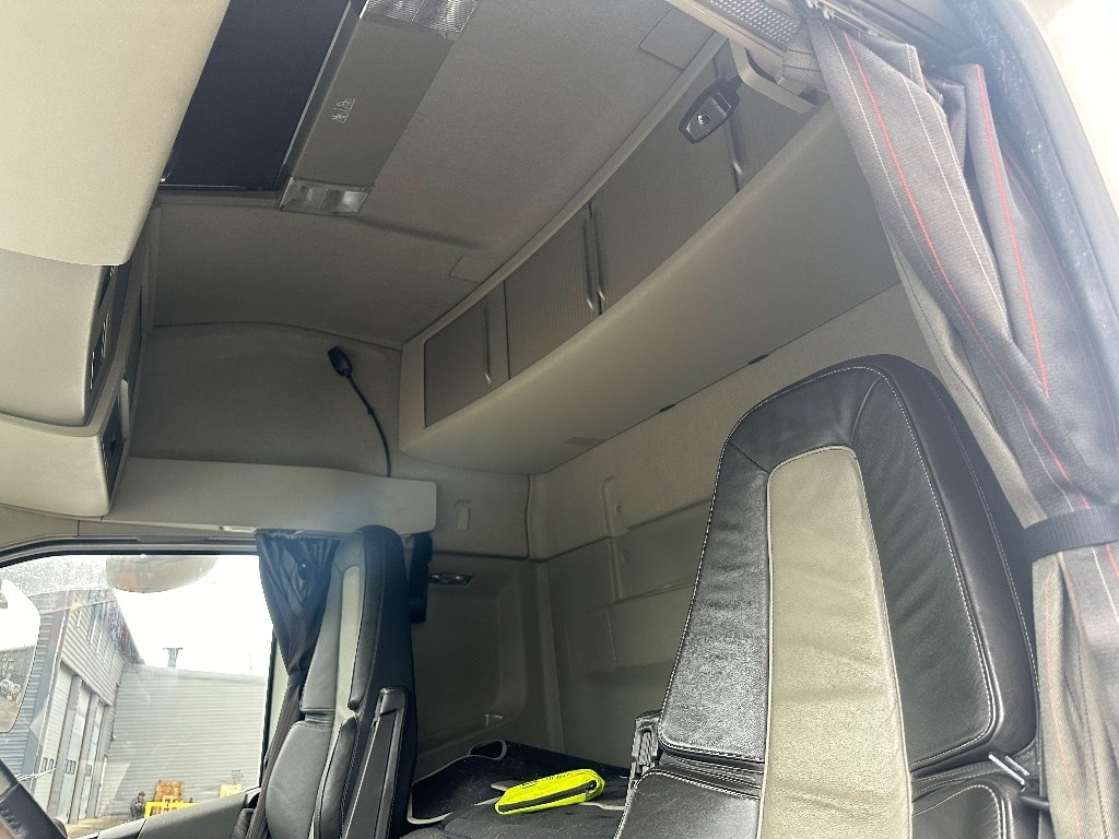 Cab chassis truck Volvo FH13 540 6x2*4: picture 8