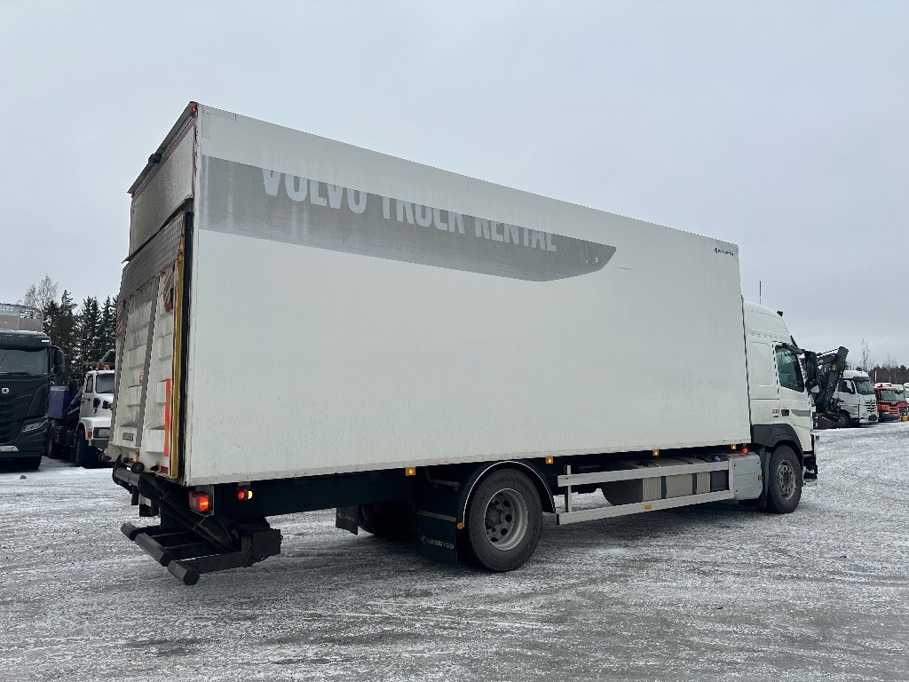 Volvo FM 330 - Refrigerator truck: picture 3 Volvo FM 330 - Refrigerator truck: picture 3