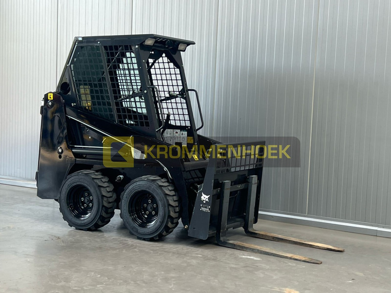 Skid steer loader Bobcat S 70: picture 6