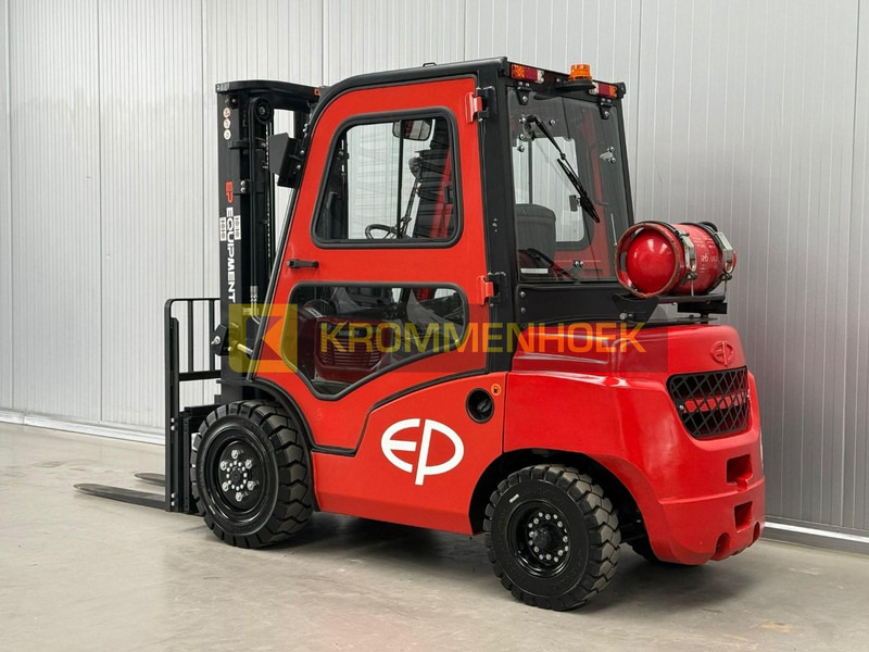 EP CPQD 30 T8 - LPG forklift: picture 3 EP CPQD 30 T8 - LPG forklift: picture 3
