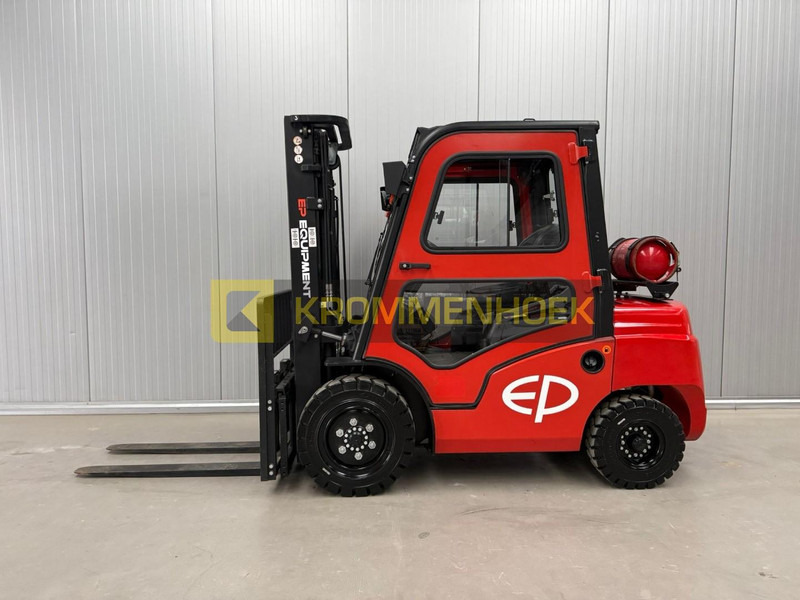 EP CPQD 30 T8 - LPG forklift: picture 1 EP CPQD 30 T8 - LPG forklift: picture 1