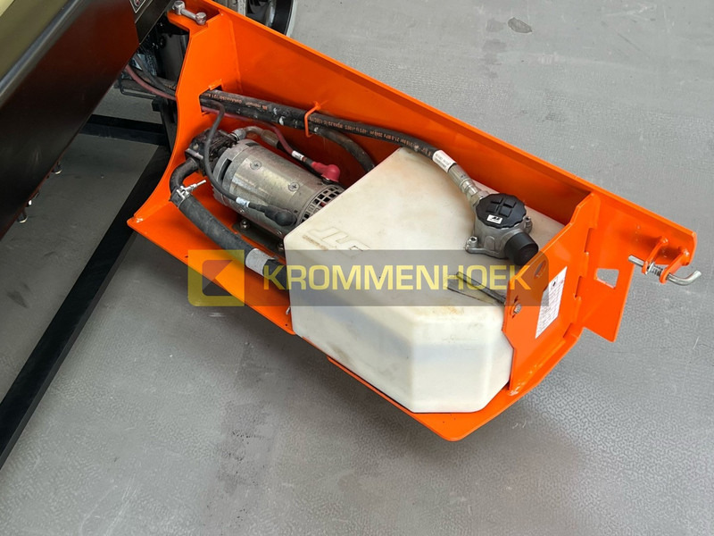 Scissor lift JLG R 3246: picture 14