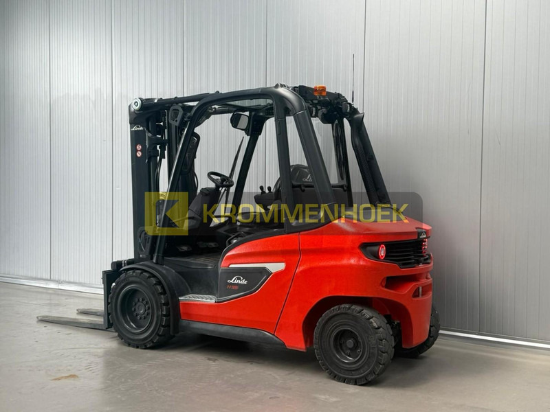 Linde H 35 D-02 - Diesel forklift: picture 3 Linde H 35 D-02 - Diesel forklift: picture 3
