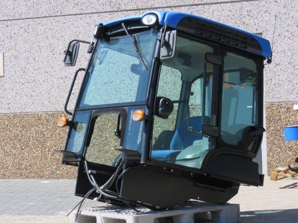 New Holland TK - Cab for Agricultural machinery: picture 2 New Holland TK - Cab for Agricultural machinery: picture 2