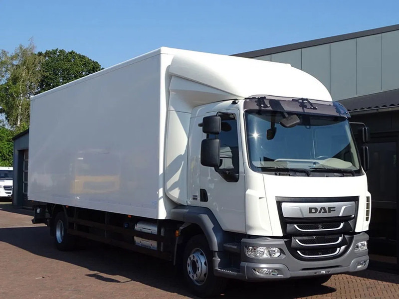 DAF LF 260 16 TON SLEEPER BOX 720X250X244 LBW 1.5 T - Box truck: picture 1 DAF LF 260 16 TON SLEEPER BOX 720X250X244 LBW 1.5 T - Box truck: picture 1