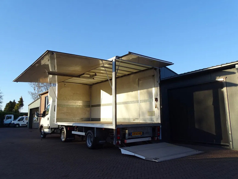 Iveco Daily 35C17 BE COMBINATIE PODIUM OPLEGGER 3800 KG LAADVERMOGEN LAADKLEP 1500 KG - Tractor unit: picture 3 Iveco Daily 35C17 BE COMBINATIE PODIUM OPLEGGER 3800 KG LAADVERMOGEN LAADKLEP 1500 KG - Tractor unit: picture 3