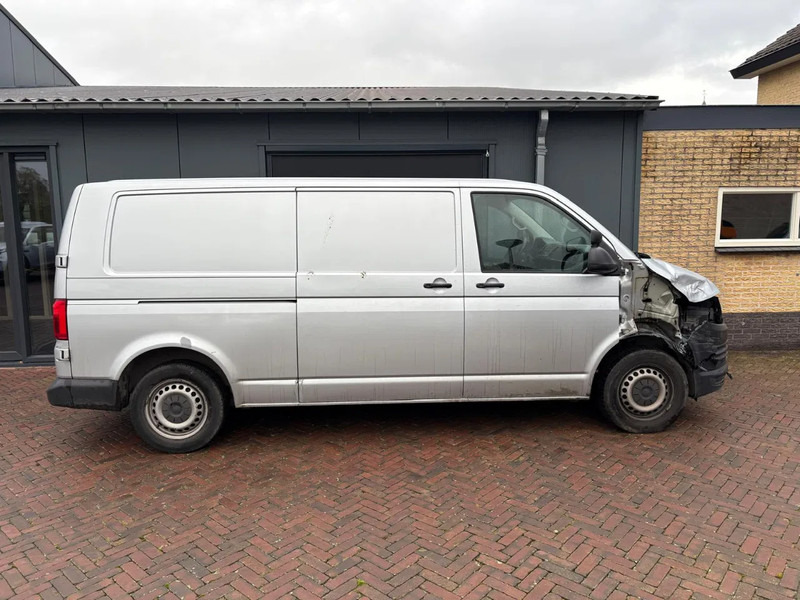 Volkswagen Transporter Lichte Schade 2.0 tdi L2 Carplay PDC boekjes Carpas - Small van: picture 3 Volkswagen Transporter Lichte Schade 2.0 tdi L2 Carplay PDC boekjes Carpas - Small van: picture 3