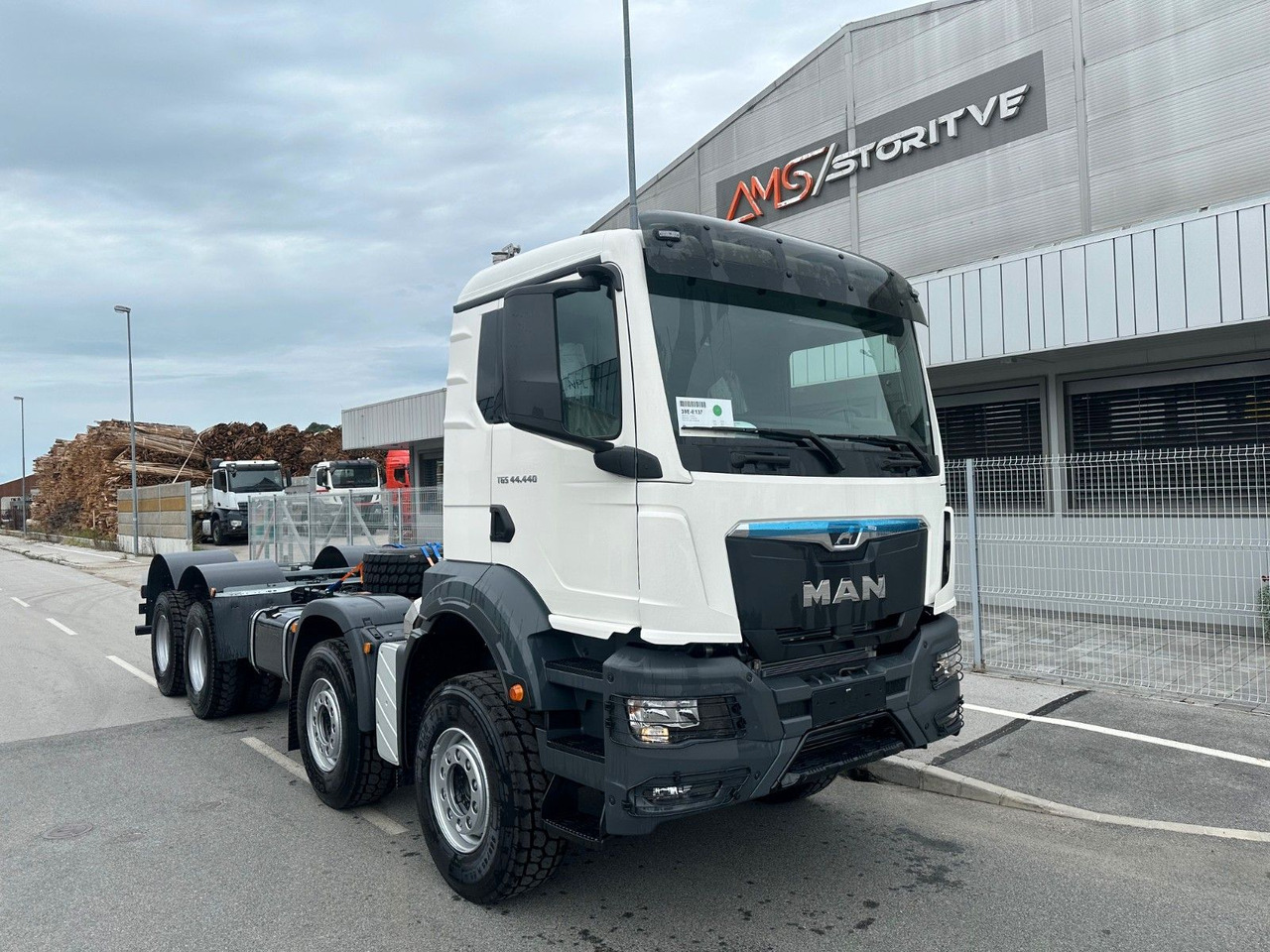 MAN 41.440 8X4 BB CH - Cab chassis truck: picture 1 MAN 41.440 8X4 BB CH - Cab chassis truck: picture 1