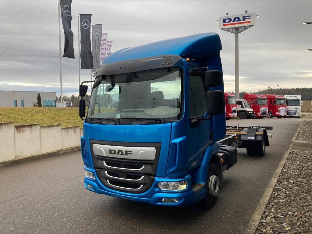 DAF LF 210 FA Standheizung / 5.00m Rd / 7.490kg DAF LF 210 FA Standheizung / 5.00m Rd / 7.490kg - Curtain side truck: picture 4 DAF LF 210 FA Standheizung / 5.00m Rd / 7.490kg DAF LF 210 FA Standheizung / 5.00m Rd / 7.490kg - Curtain side truck: picture 4