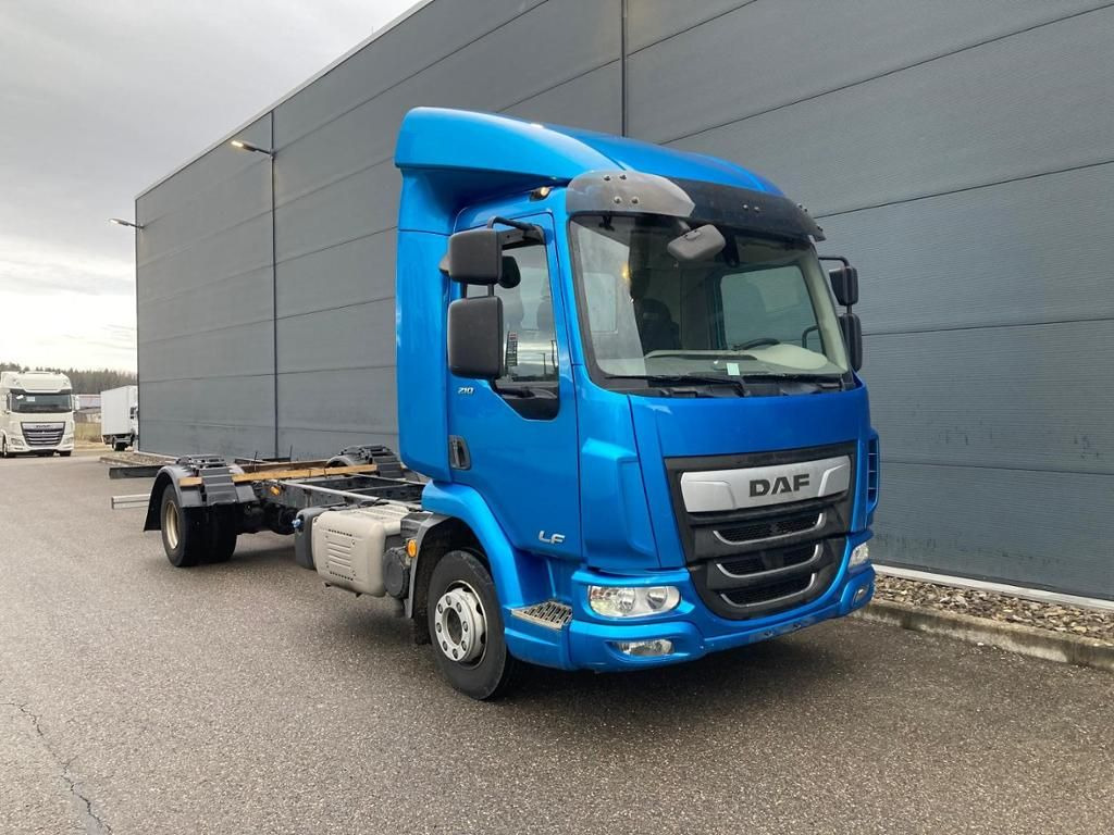 DAF LF 210 FA Standheizung / 5.00m Rd / 7.490kg - Curtain side truck: picture 1 DAF LF 210 FA Standheizung / 5.00m Rd / 7.490kg - Curtain side truck: picture 1