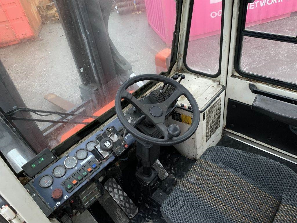 Svetruck 13,6-120-32 - Diesel forklift: picture 3 Svetruck 13,6-120-32 - Diesel forklift: picture 3