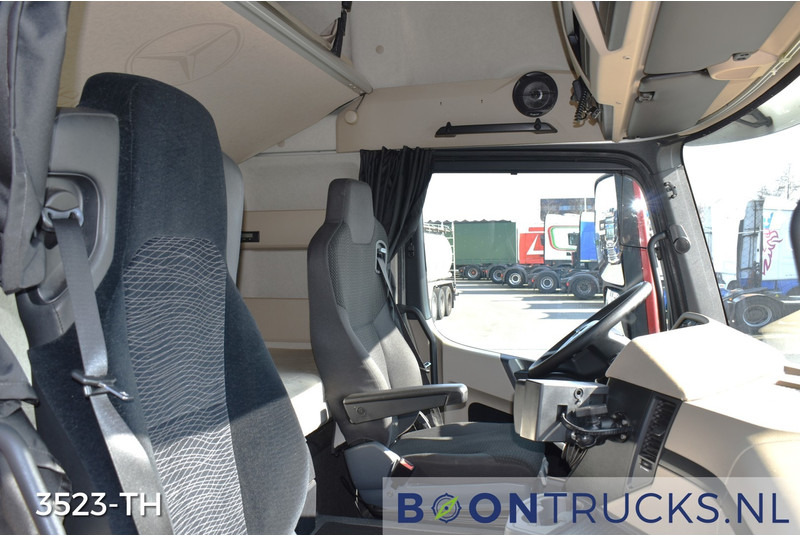 Interior photo 4: Tractor unit Mercedes-Benz Actros 1842 LS 4x2 | EURO6 * NL TRUCK