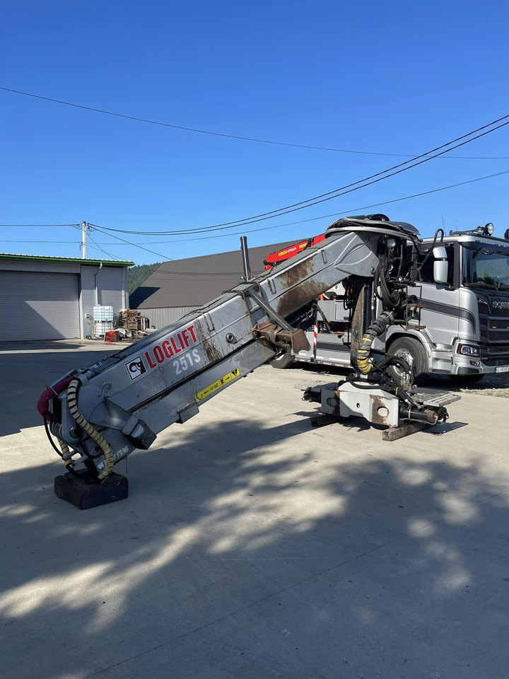 Truck mounted crane Loglift 251S: picture 1