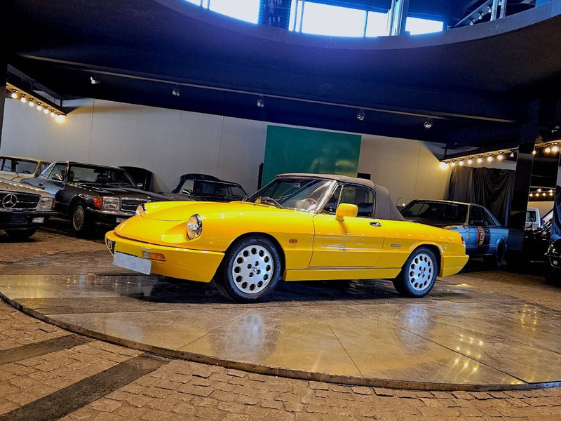Alfa Romeo Spider (serie 4) _ 2000 - Sedan: picture 2 Alfa Romeo Spider (serie 4) _ 2000 - Sedan: picture 2