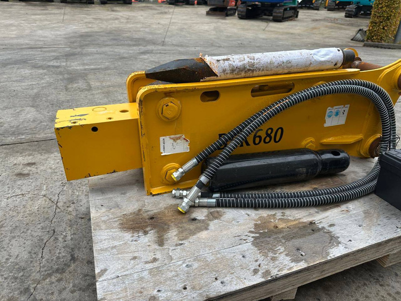 BLK 680 - Hydraulic hammer: picture 4 BLK 680 - Hydraulic hammer: picture 4