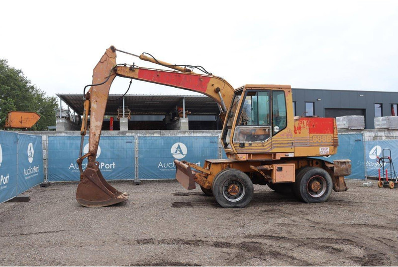 Case 688B-P - Wheel excavator: picture 1 Case 688B-P - Wheel excavator: picture 1