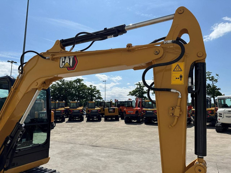 Crawler excavator Caterpillar 305.5E2: picture 12