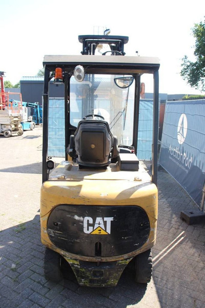 Caterpillar EP30K - Electric forklift: picture 4 Caterpillar EP30K - Electric forklift: picture 4